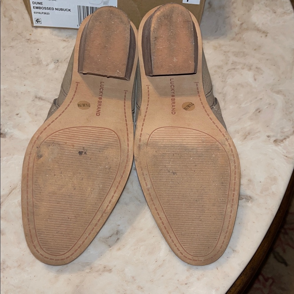 Lucky Brand “Vennia” Leather Slip On Ankle Bootie - Picture 7 of 9